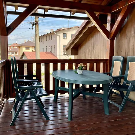 V Podkrovi Apartment