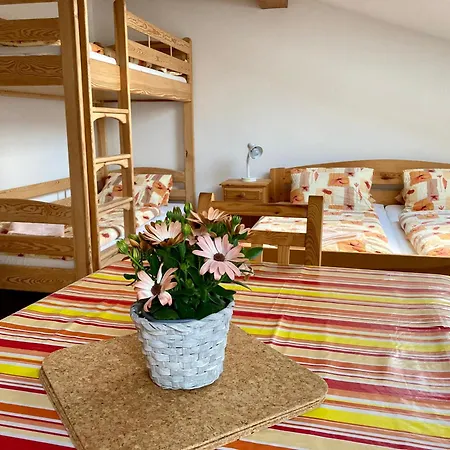 Apartment V Podkrovi Roztoky u Jilemnice