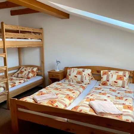 V Podkrovi Apartment