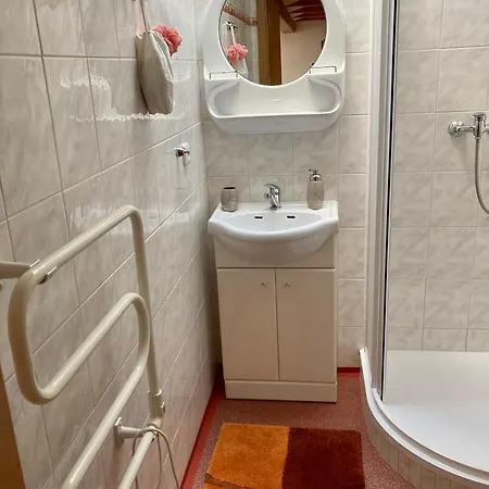 Apartment V Podkrovi Roztoky u Jilemnice
