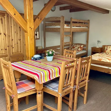 V Podkrovi Apartment *